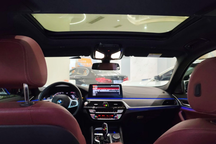 宝马5系 2021款 530Li 领先型 M运动套装中控内饰22