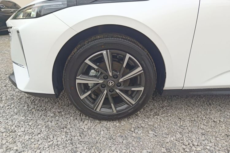 长安 逸动 2025款 蓝鲸 1.5T 500Bar尊贵型车身外观6007