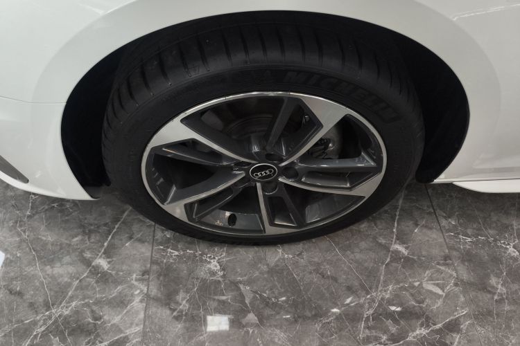 奥迪A4L 2022款 40 TFSI 时尚动感型车身外观6007