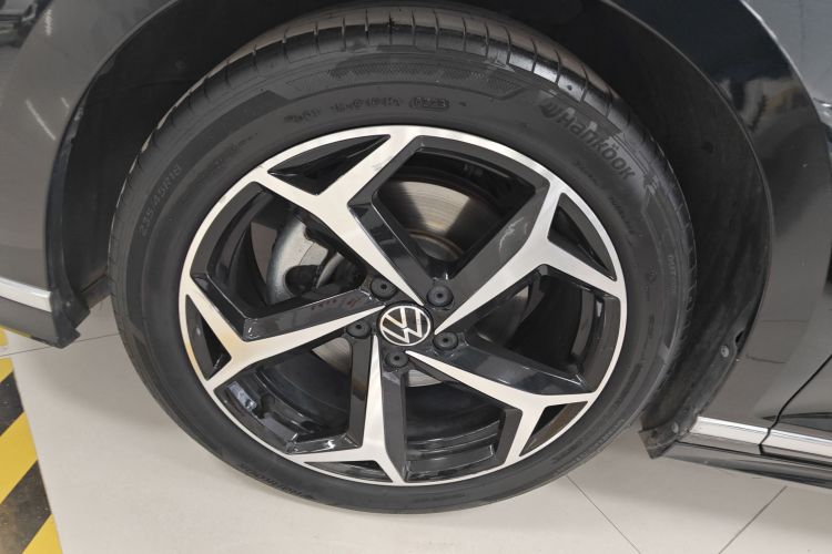 大众 迈腾 2023款 200万辆纪念版 330TSI DSG领先型车身外观6007