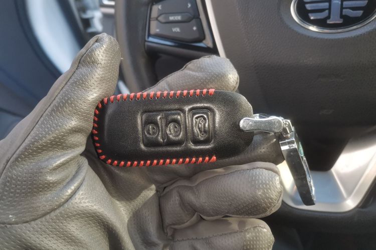 一汽 森雅R7 2017款 1.6L 自动智能型中控内饰11