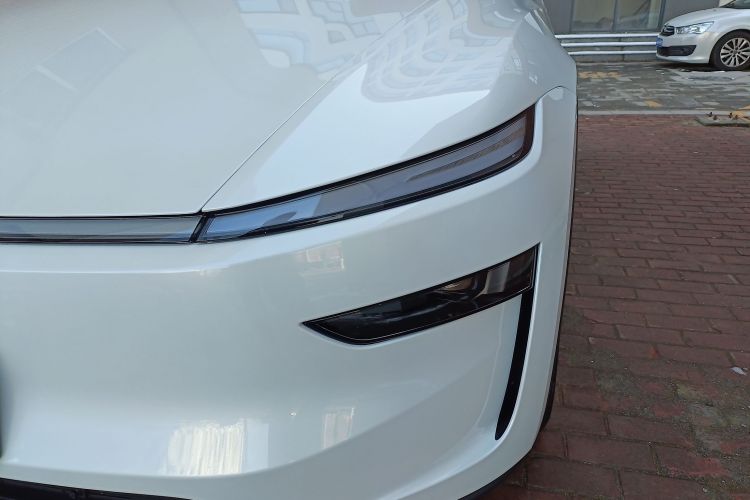 特斯拉 Model Y 2025款 改款 长续航全轮驱动版局部细节36