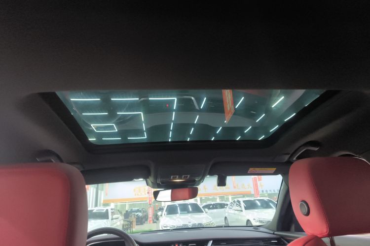 捷豹XFL 2023款 XFL 2.0T P250 两驱精英运动版局部细节22