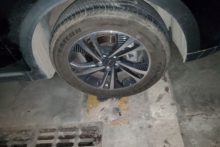 捷途X70 PLUS 2021款 改款 1.5T 手动风 7座车身外观10