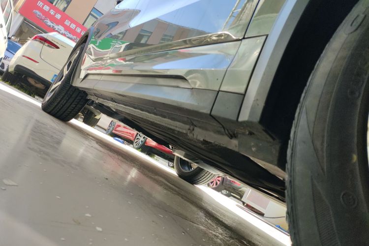 领克05 2020款 2.0TD 两驱耀Plus局部细节9001