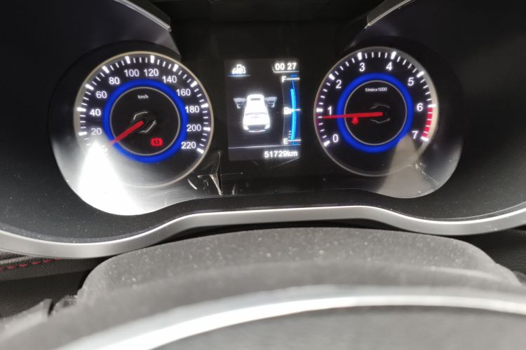 中华V3 2016款 1.5L 手动智能型中控内饰15