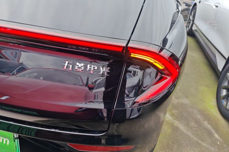 五菱汽车 五菱星光 2024款 共创版 510 进阶型车身外观9