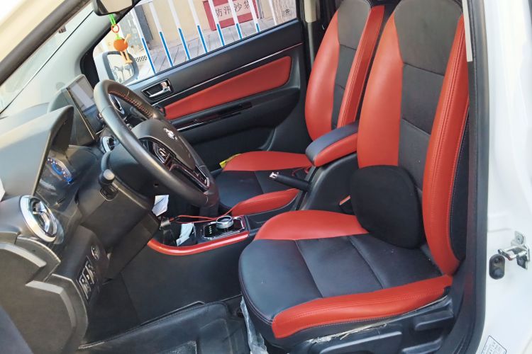 北汽新能源EX 2018款 EX360 新尚版中控内饰19