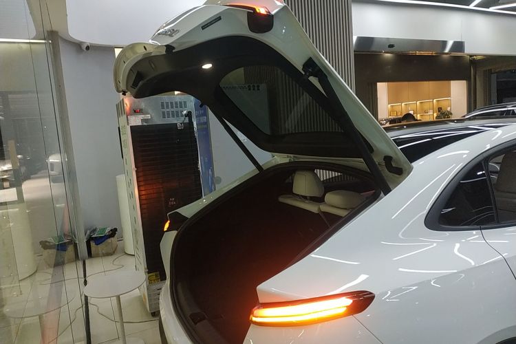 乐道L60 2024款 60kWh 后驱版机舱底盘23