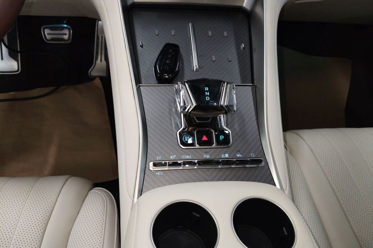 腾势Z9GT 2024款 1100四驱Ultra版局部细节18