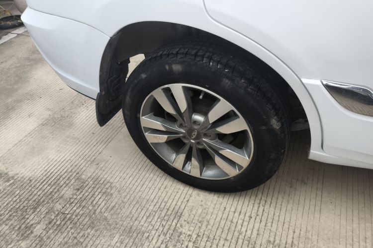 奇瑞 瑞虎3 2016款 1.6L 手动智尚版车身外观6003