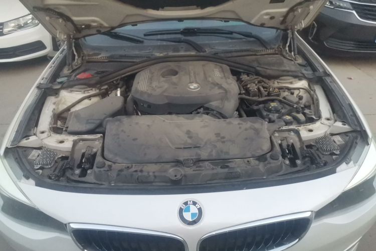 宝马3系GT 2018款 320i 时尚型机舱底盘24