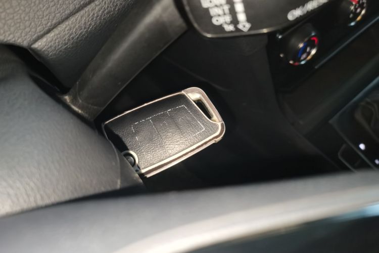 大众 高尔夫 2017款 1.6L 自动舒适百万辆纪念版中控内饰7001