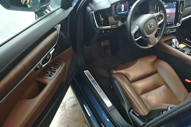 沃尔沃S90 2022款 B5 智远豪华版中控内饰20