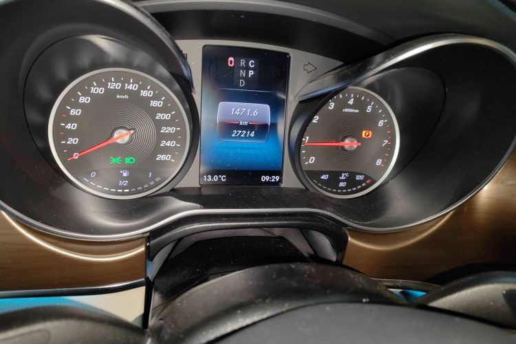 奔驰V级 2020款 V 260 L 长轴距豪华版中控内饰14