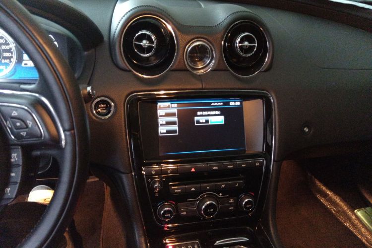 捷豹XJ 2015款 XJL 3.0 SC 典雅商务80周年典藏版局部细节16