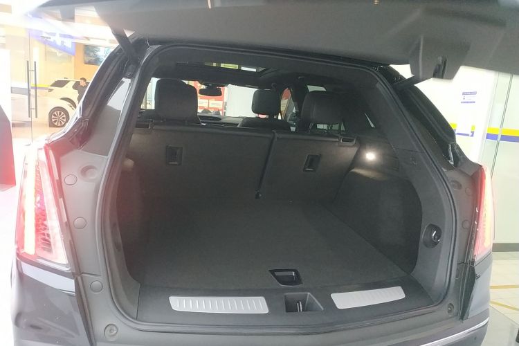 凯迪拉克XT5 2022款 2.0T 四驱豪华型（蜂鸟版）机舱底盘23