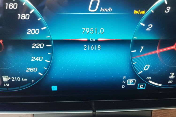 奔驰E级 2023款 改款 E 300 L 时尚型中控内饰15