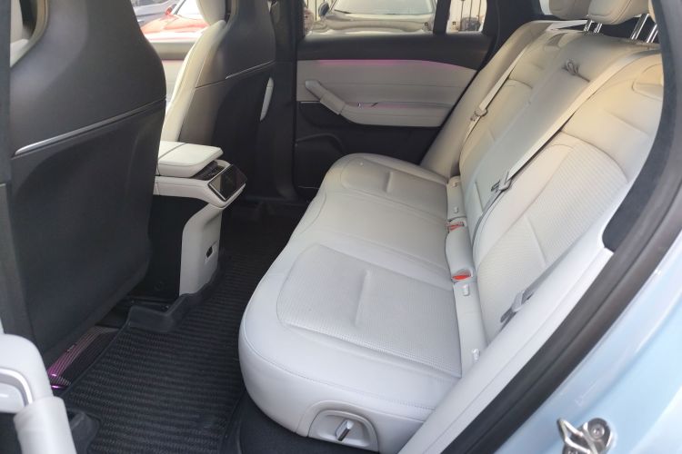 蔚来ES6 2024款 75kWh中控内饰7004