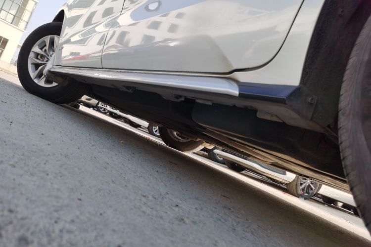 丰田 格瑞维亚 2024款 2.5L混动 舒适版局部细节9002