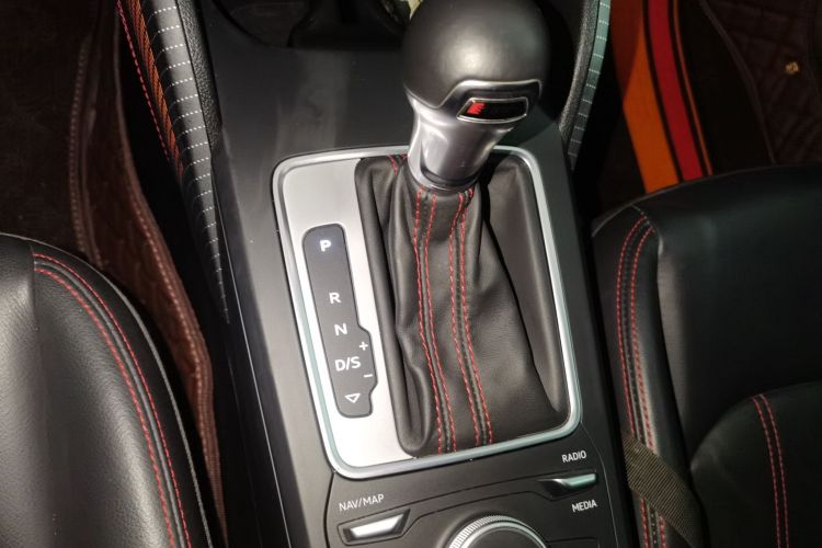 奥迪Q2L 2022款 35 TFSI 进取动感型中控内饰18