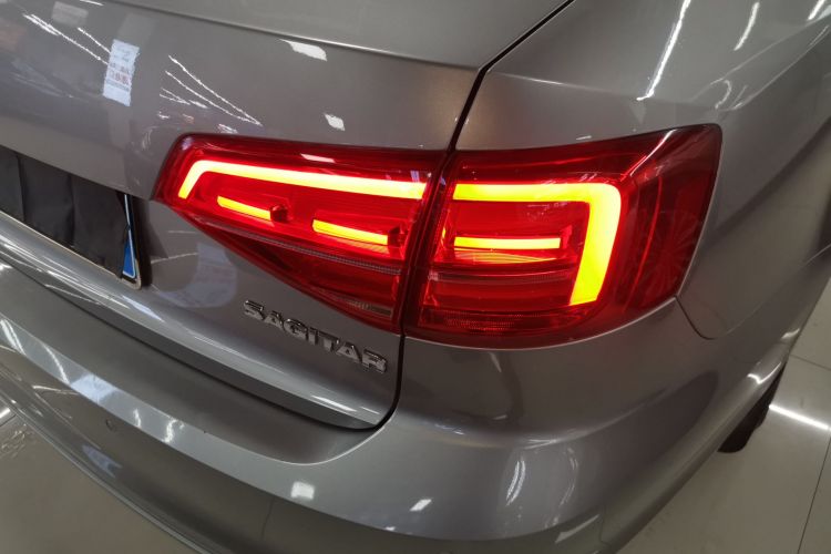 大众 速腾 2017款 1.6L 自动舒适型车身外观9