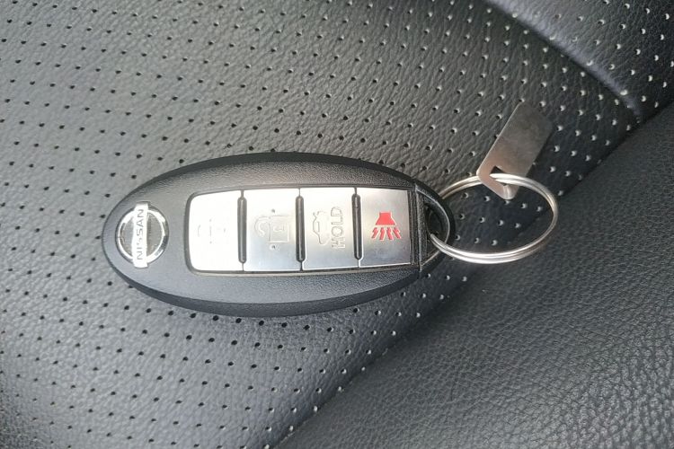 日产 轩逸 2014款 1.6XV CVT尊享版中控内饰7001