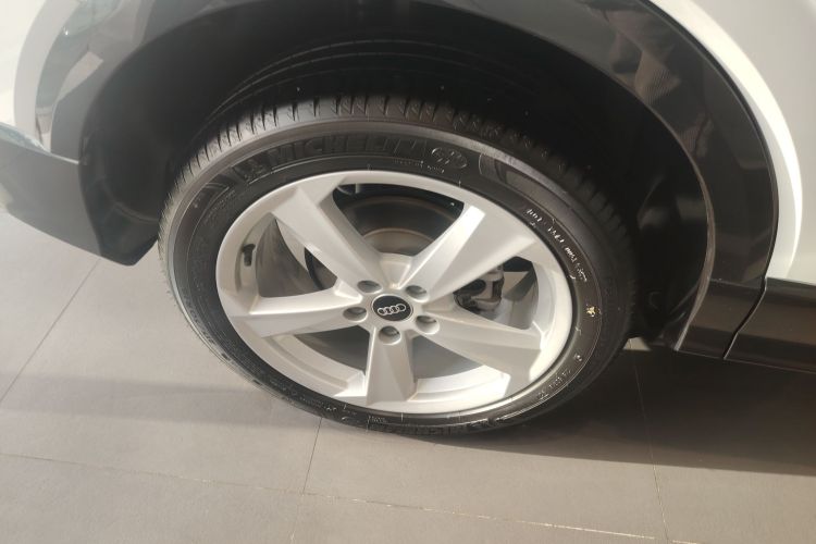 奥迪Q2L 2022款 35 TFSI 进取致雅型车身外观6008