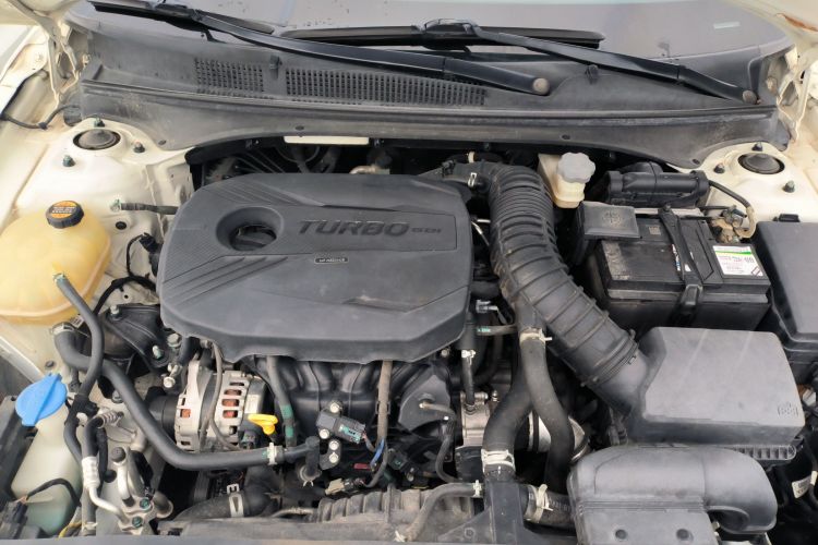 现代 菲斯塔 2019款 280TGDi 智速版 国VI机舱底盘24