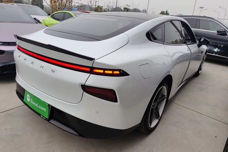 小鹏P7 2020款 670E车身外观7