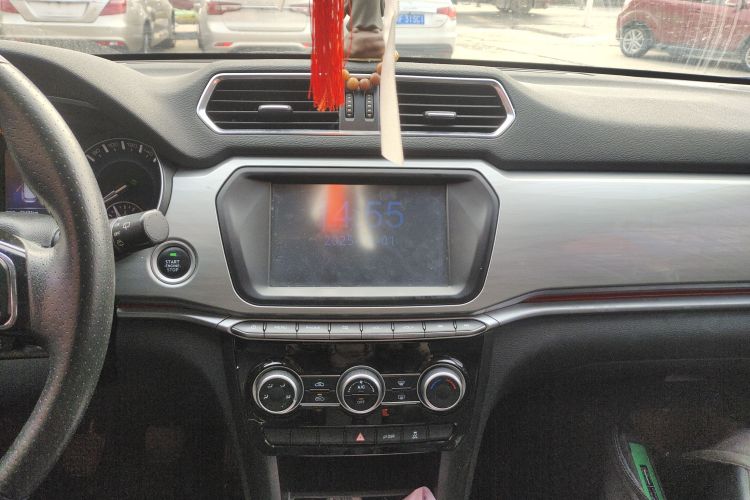 哈弗H2 2017款 蓝标 1.5T 手动两驱豪华型中控内饰16