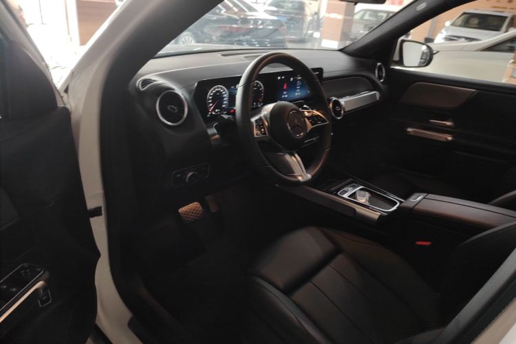 奔驰GLB 2024款 GLB 200 动感型局部细节19