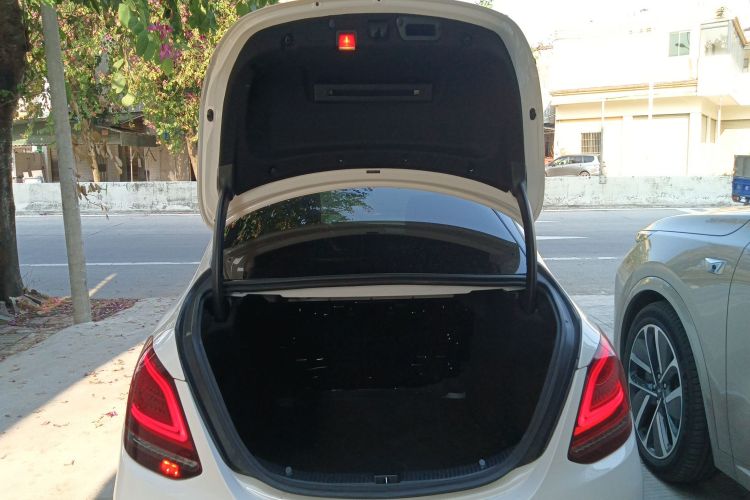 奔驰C级 2020款 C 260 L 运动版局部细节23