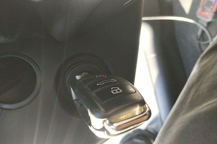 奥迪A3 2019款 Limousine 35 TFSI 进取型 国V中控内饰7001