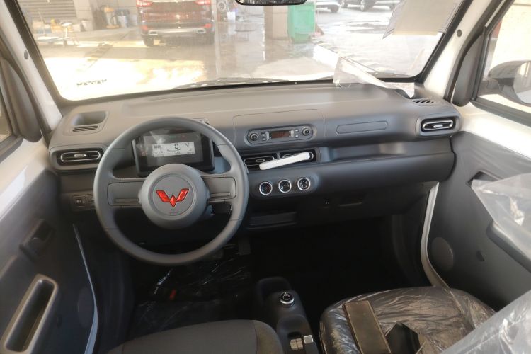 五菱汽车 五菱之光新能源 2025款 201km 标准型中控内饰7002