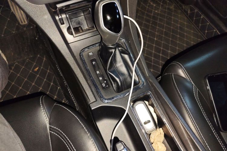 吉利汽车 帝豪 2015款 三厢 1.3T CVT向上版局部细节18