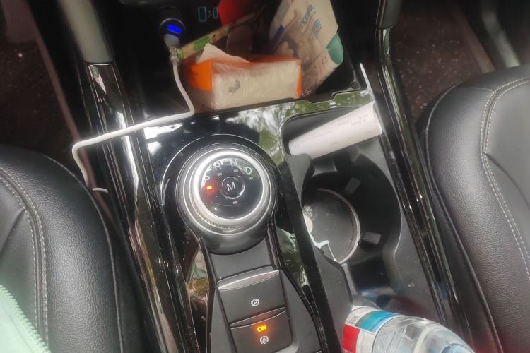 福特 探险者 2020款 EcoBoost 285 四驱钛金版 6座中控内饰18