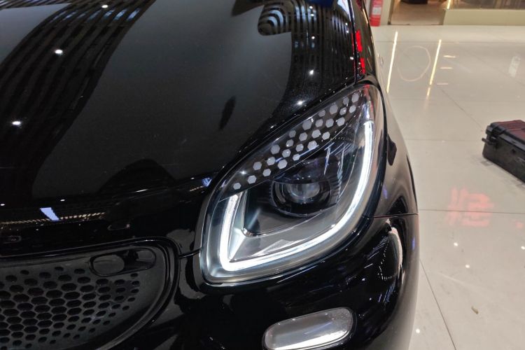 smart forfour 2016款 1.0L 52千瓦激情版局部细节36