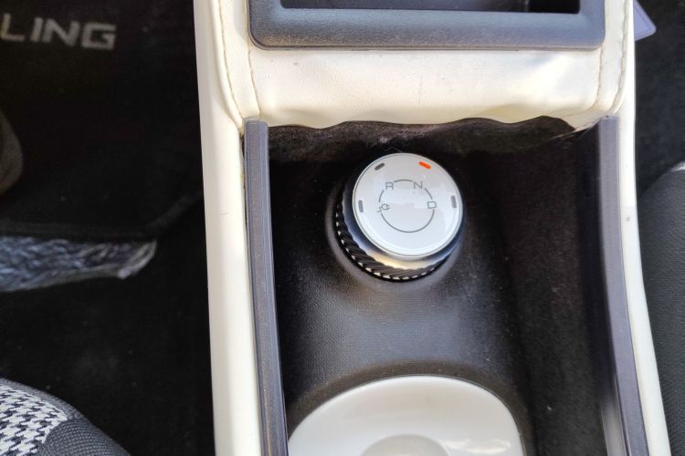 五菱汽车 宏光MINIEV 2024款 第三代 215km 进阶版中控内饰18