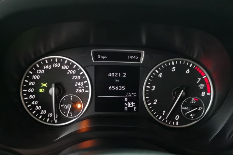 奔驰B级 2012款 B 180局部细节14