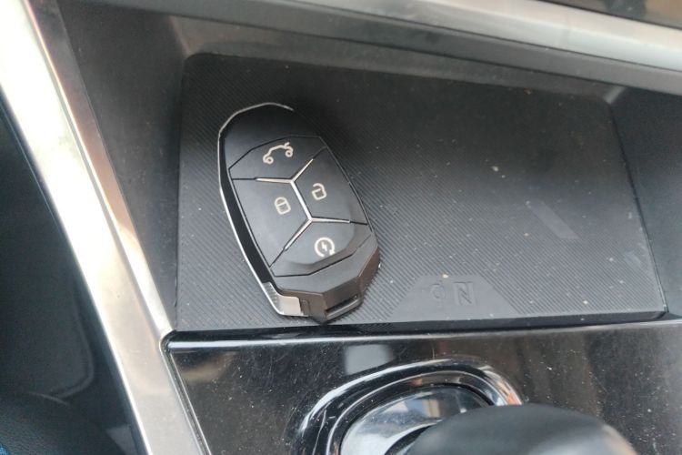 领克01 2017款 2.0T 两驱耀Pro版中控内饰11