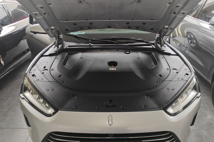 鸿蒙智行 问界M5 2022款 增程后驱标准版机舱底盘24