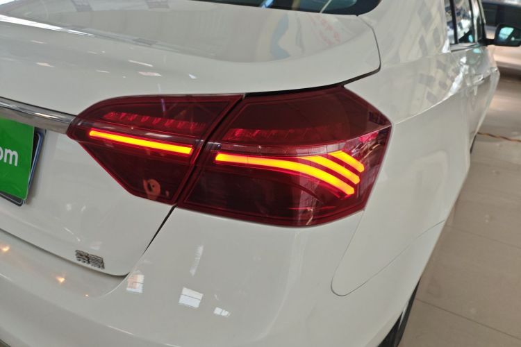 吉利汽车 帝豪 2020款 1.5L CVT舒适型车身外观9