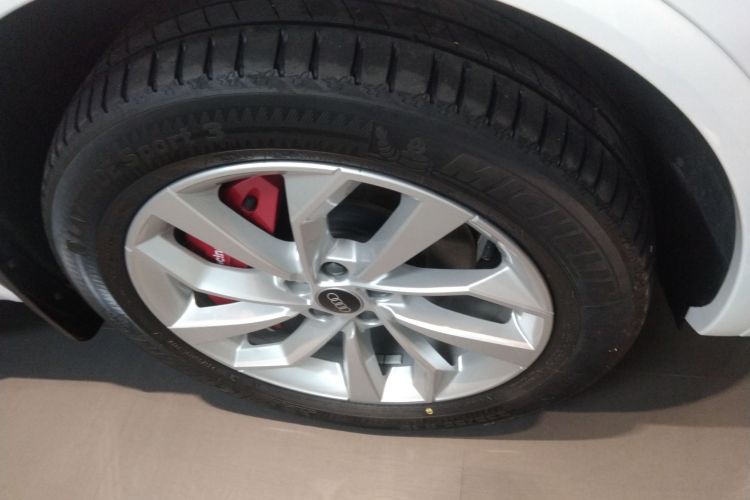 奥迪Q5L 2021款 40 TFSI 豪华动感型车身外观10