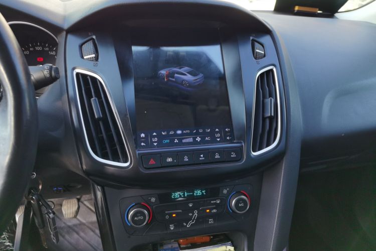 福特 福克斯 2017款 两厢 1.6L 手动风尚型智行版中控内饰16