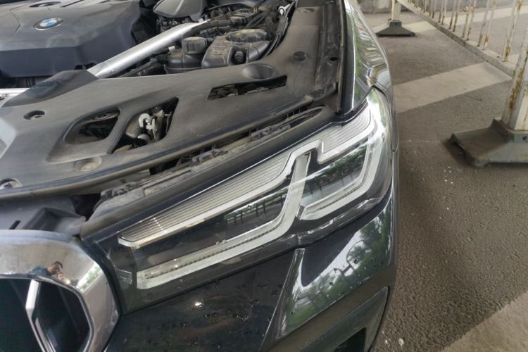 宝马5系新能源 2022款 改款二 535Le 先锋版M运动套装局部细节9007