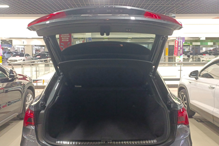 奥迪Q3 Sportback 2023款 改款 40 TFSI 时尚型机舱底盘23