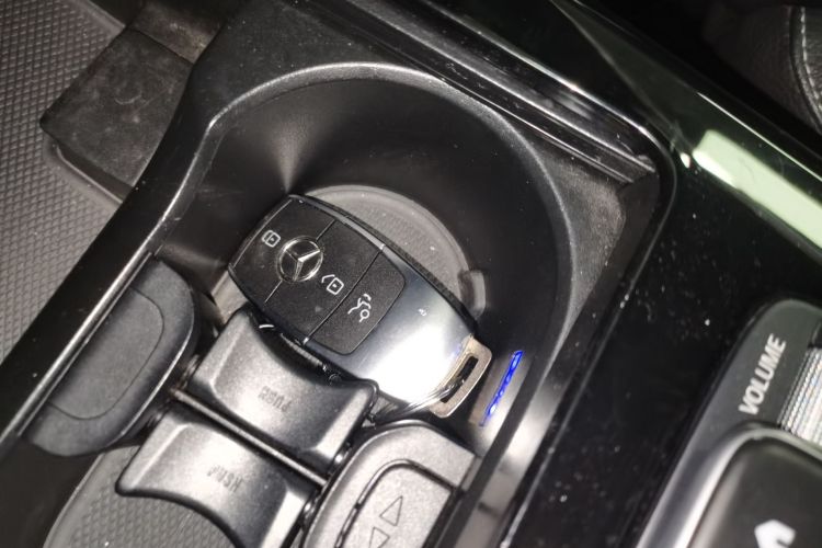 奔驰A级 2022款 改款三 A 200 L 运动轿车时尚型中控内饰11