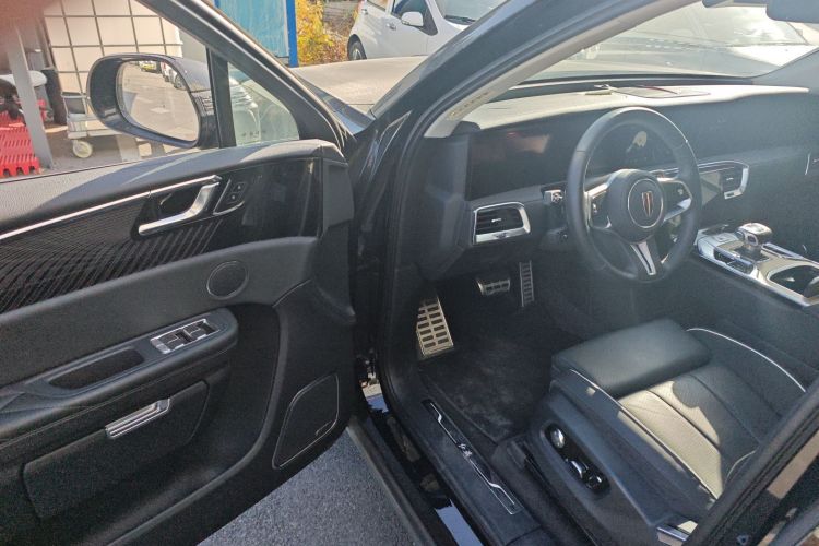 红旗E-HS9 2021款 460km 旗享版 六座中控内饰20