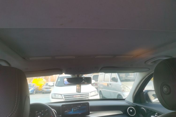 奔驰C级 2019款 C 180 L 时尚型运动版中控内饰22